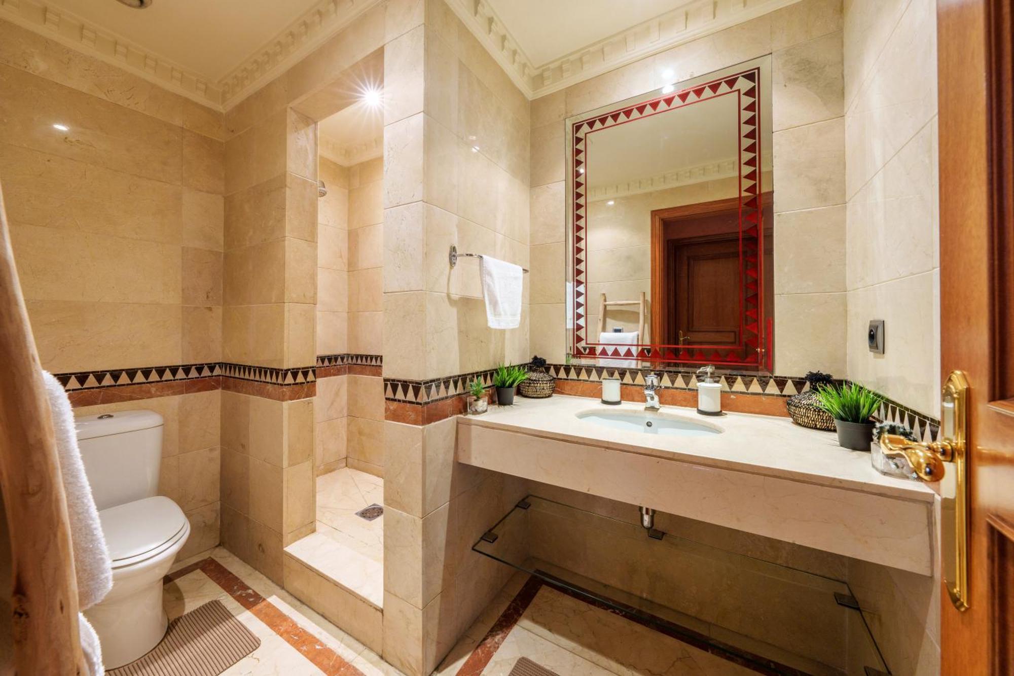 Appartement Chic Gueliz Plaza Avec Vue Marrakesh Exteriör bild